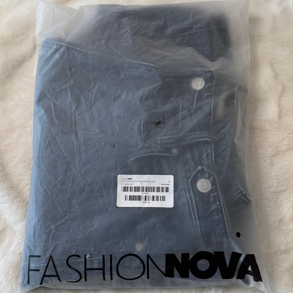 Fashion Nova ‘For the Record Stretch Taper Leg Jeans’, Blue- size 15 - Picture 16 of 16